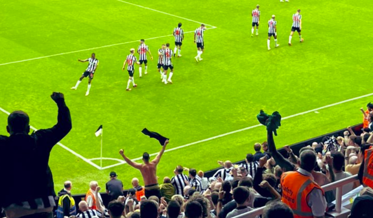 Newcastle se rapproche du record de Manchester United en Premier